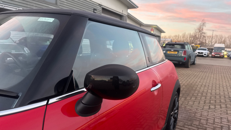 MINI Hatchback 1.5 Cooper Exclusive 3dr Auto Petrol Hatchback